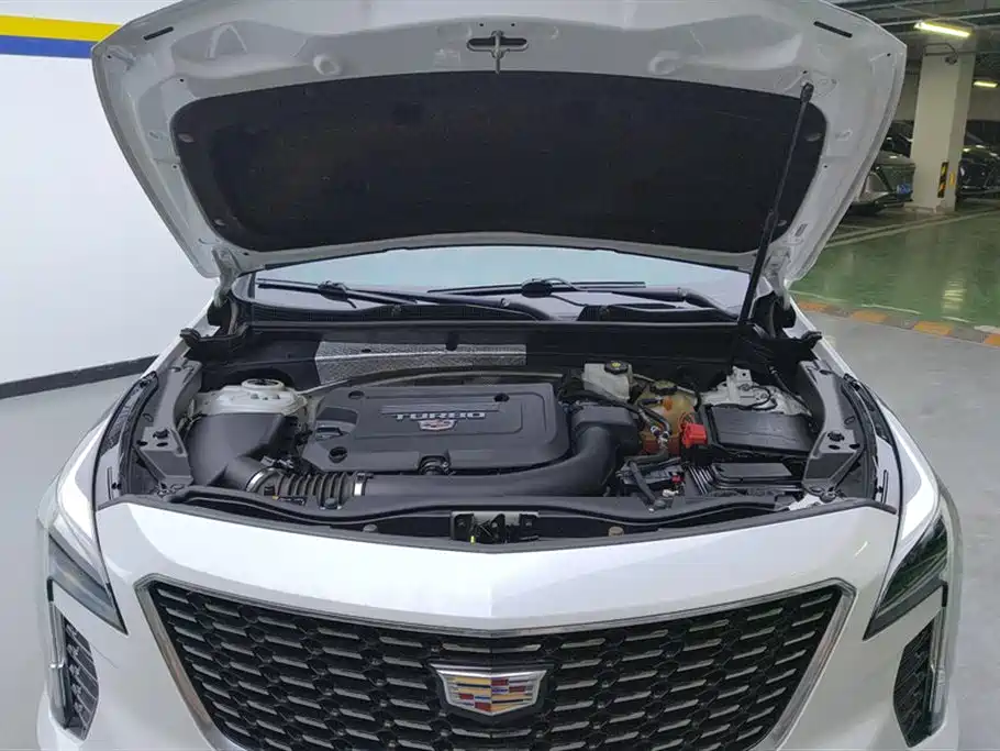 Cadillac XT4 2020 — фото 10
