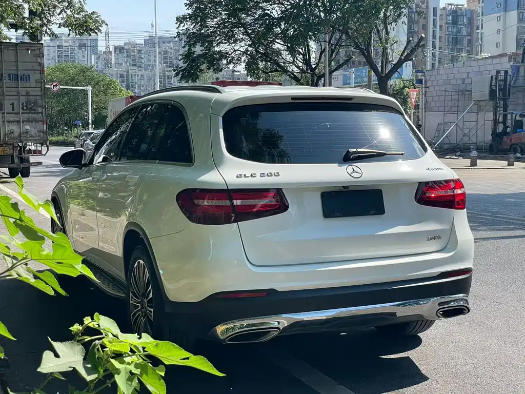 Mercedes-Benz GLC 2017 — фото 16