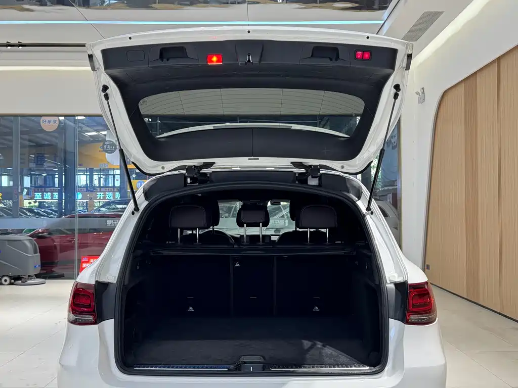 Mercedes-Benz GLC 2020 — фото 19