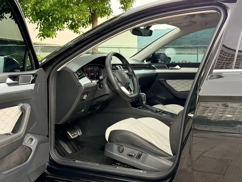 Volkswagen Magotan 2024