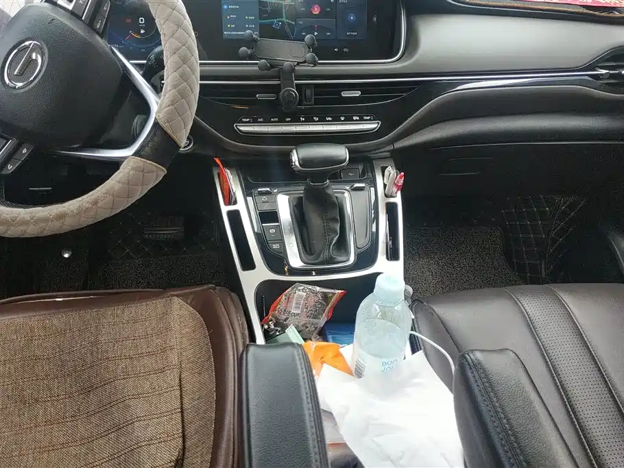 GAC Motor Trumpchi M6 2019 — фото 15