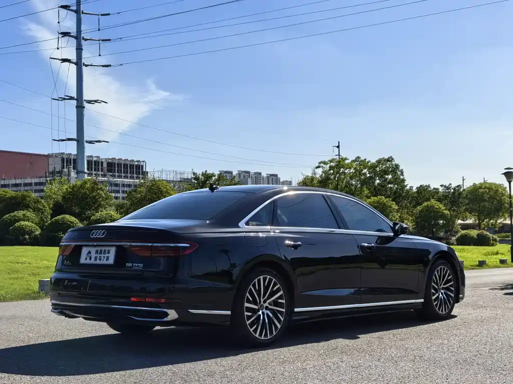 Audi A8 2023 — фото 18