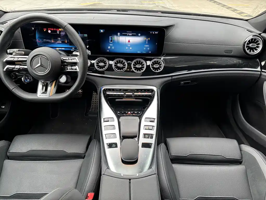Mercedes-Benz AMG GT 2025 — фото 10