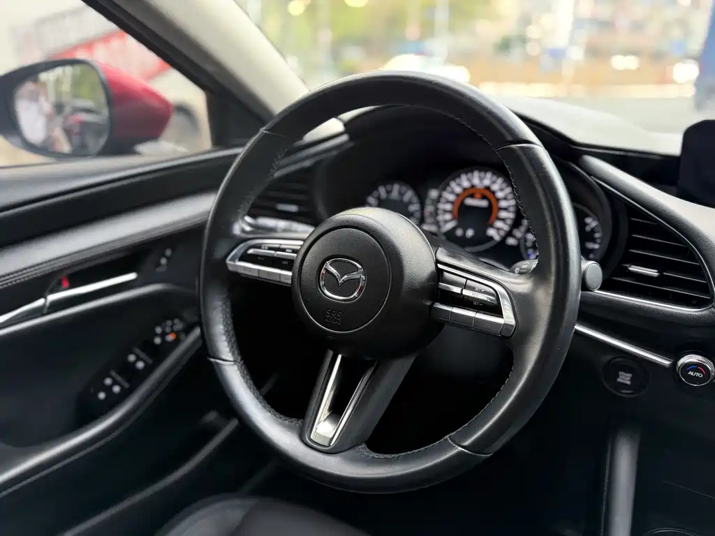 Mazda 3 Axela 2021 — фото 14