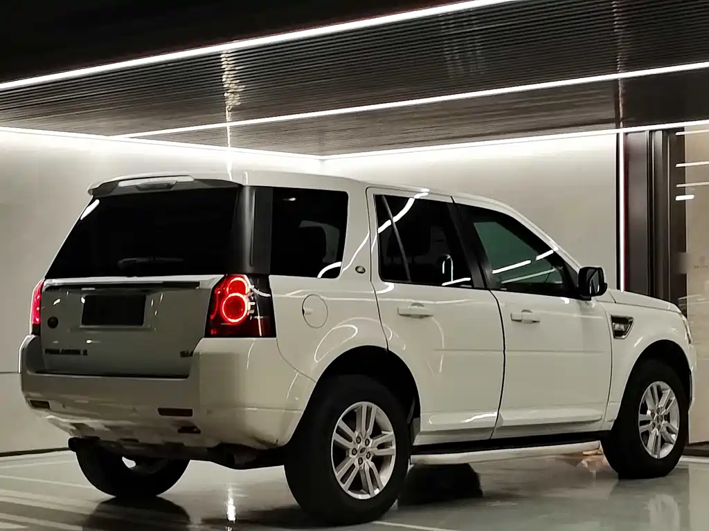 Land Rover Freelander 2 2014 — фото 16