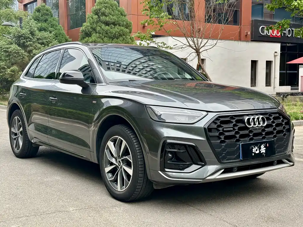 Audi Q5L 2022 — фото 2