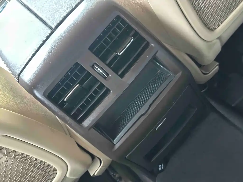 Mercedes-Benz GLS 2018 — фото 19