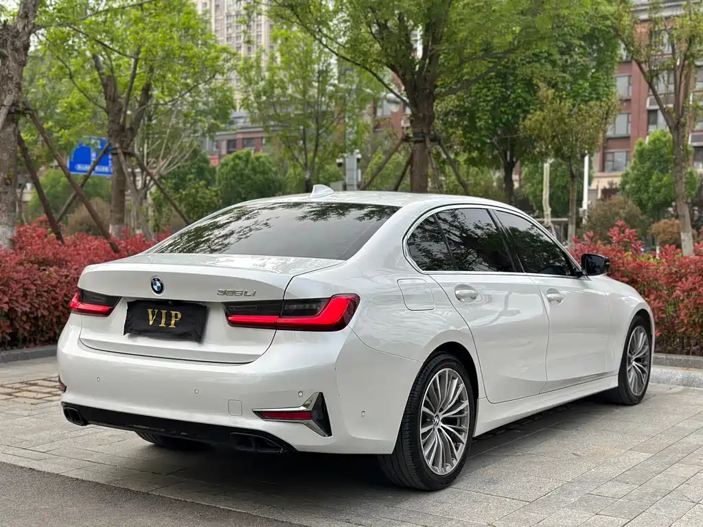 BMW 3 Series 2019 — фото 9