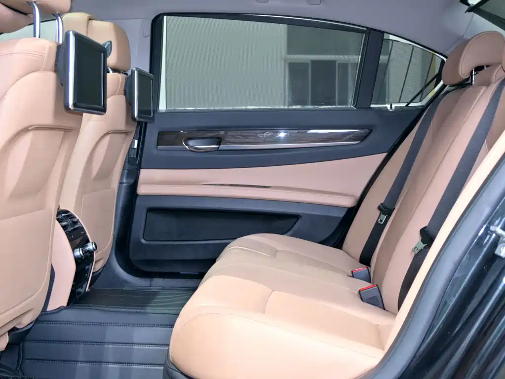 BMW 7 Series 2014 — фото 11