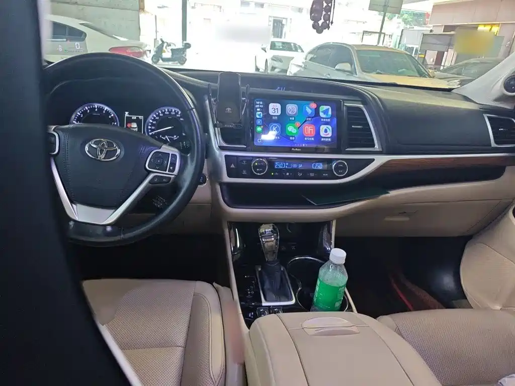 Toyota Highlander 2020 — фото 13