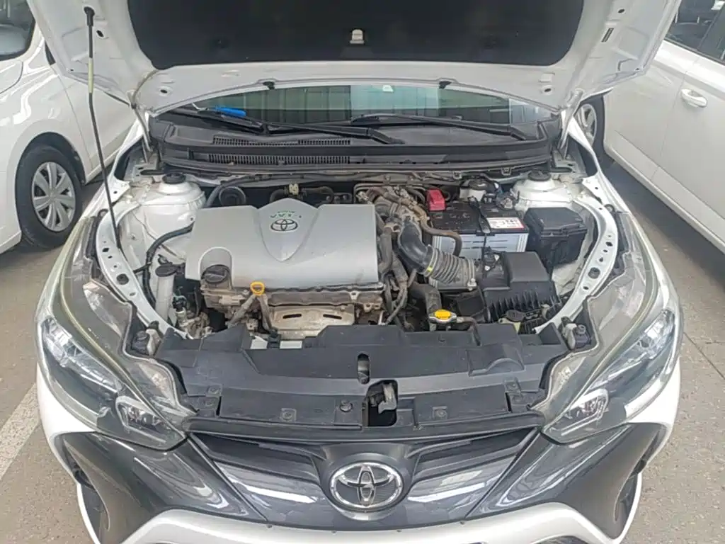 Toyota Yaris L 2017 — фото 20