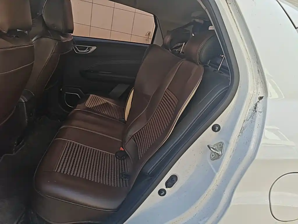 Geely Vision X3 2019 — фото 17