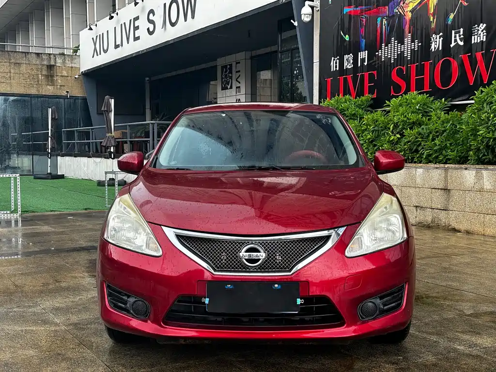 Nissan Tiida 2015 — фото 2