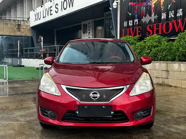 Nissan Tiida 2015