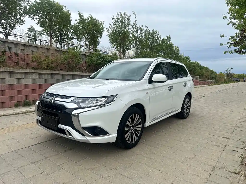 Mitsubishi Outlander 2022
