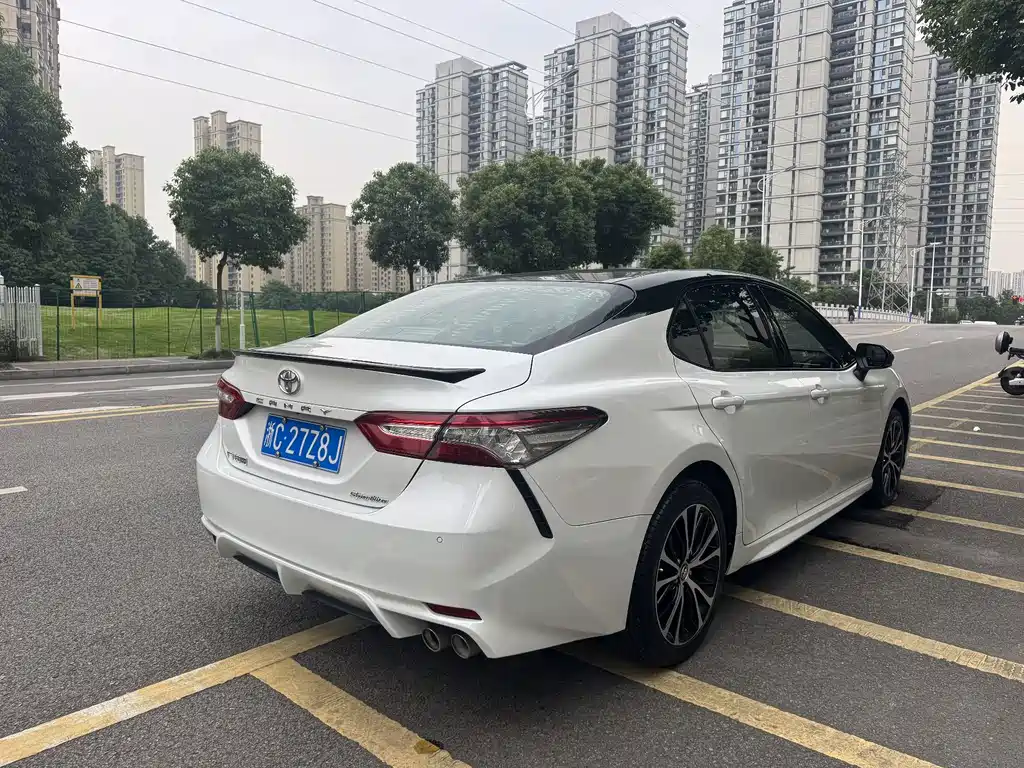Toyota Camry 2020 — фото 14