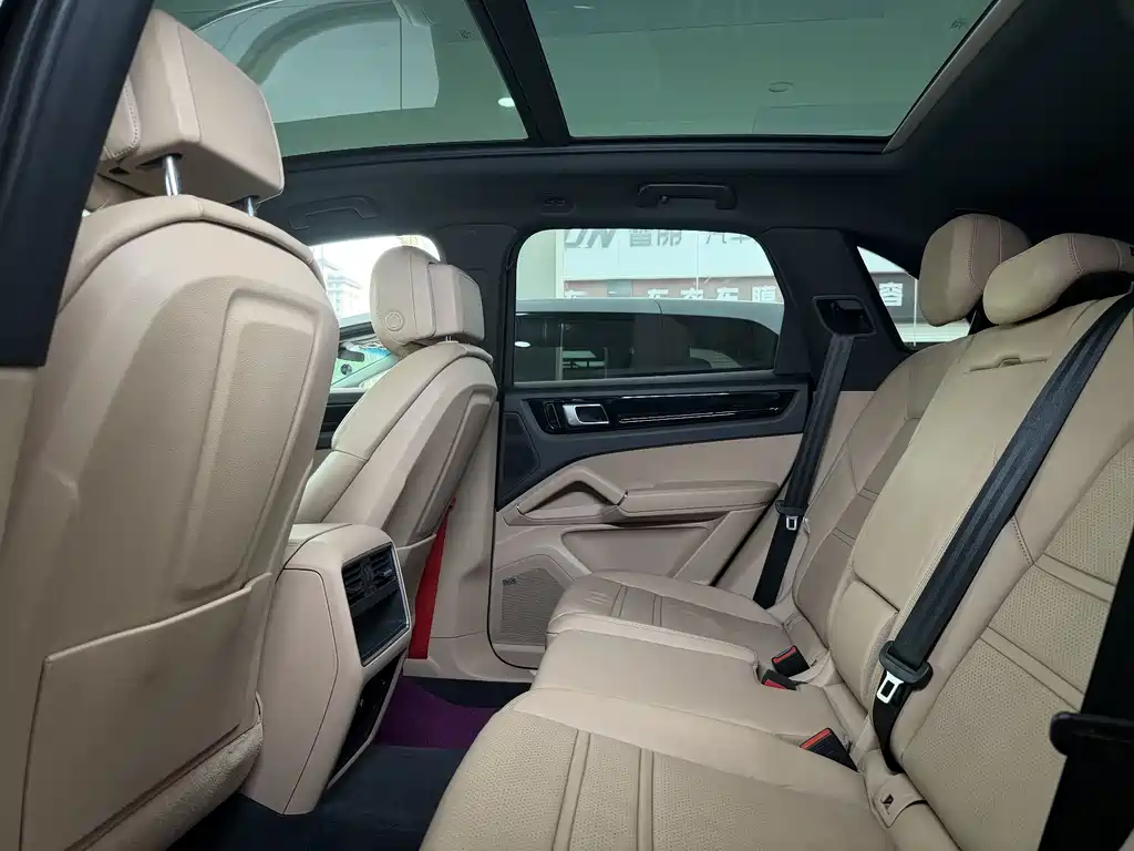 Porsche Cayenne 2018 — фото 16