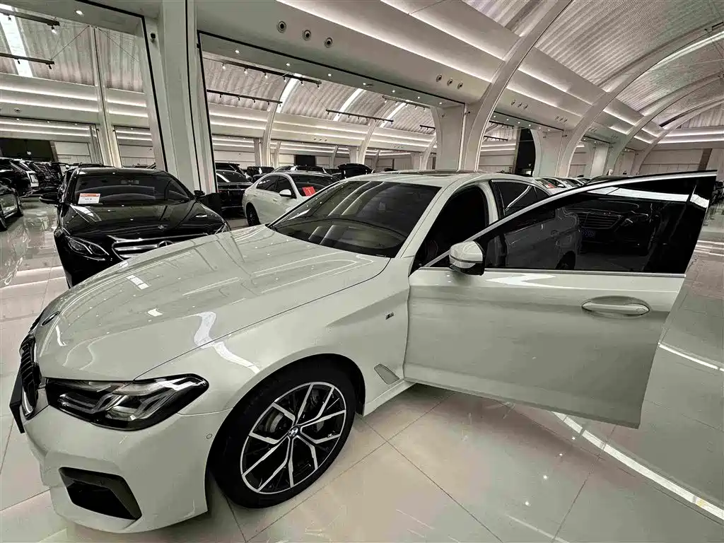 BMW 5 Series 2023
