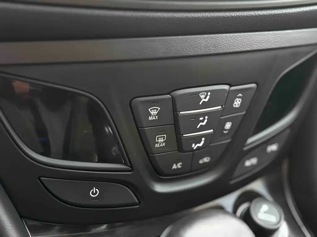 Buick Envision Plus 2021 — фото 8