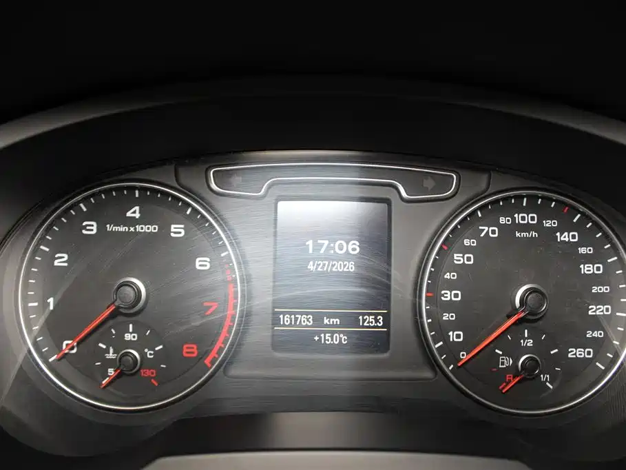 Audi Q3 2013 — фото 12