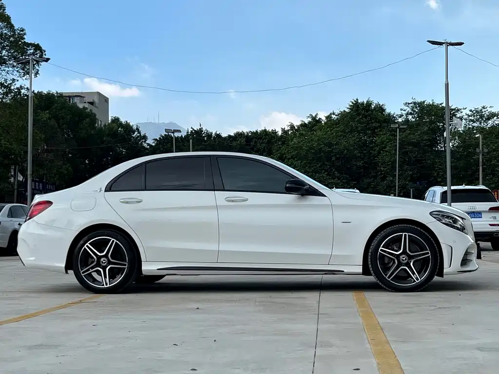 Mercedes-Benz C-Class 2021