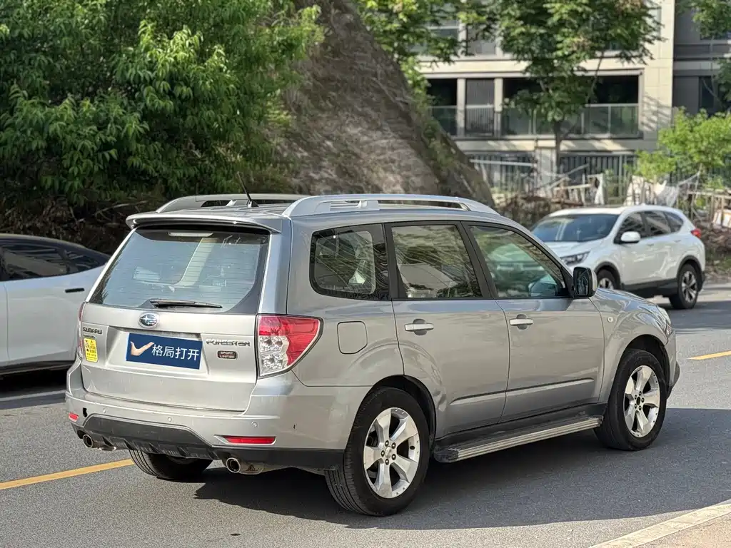 Subaru Forester 2010 — фото 4