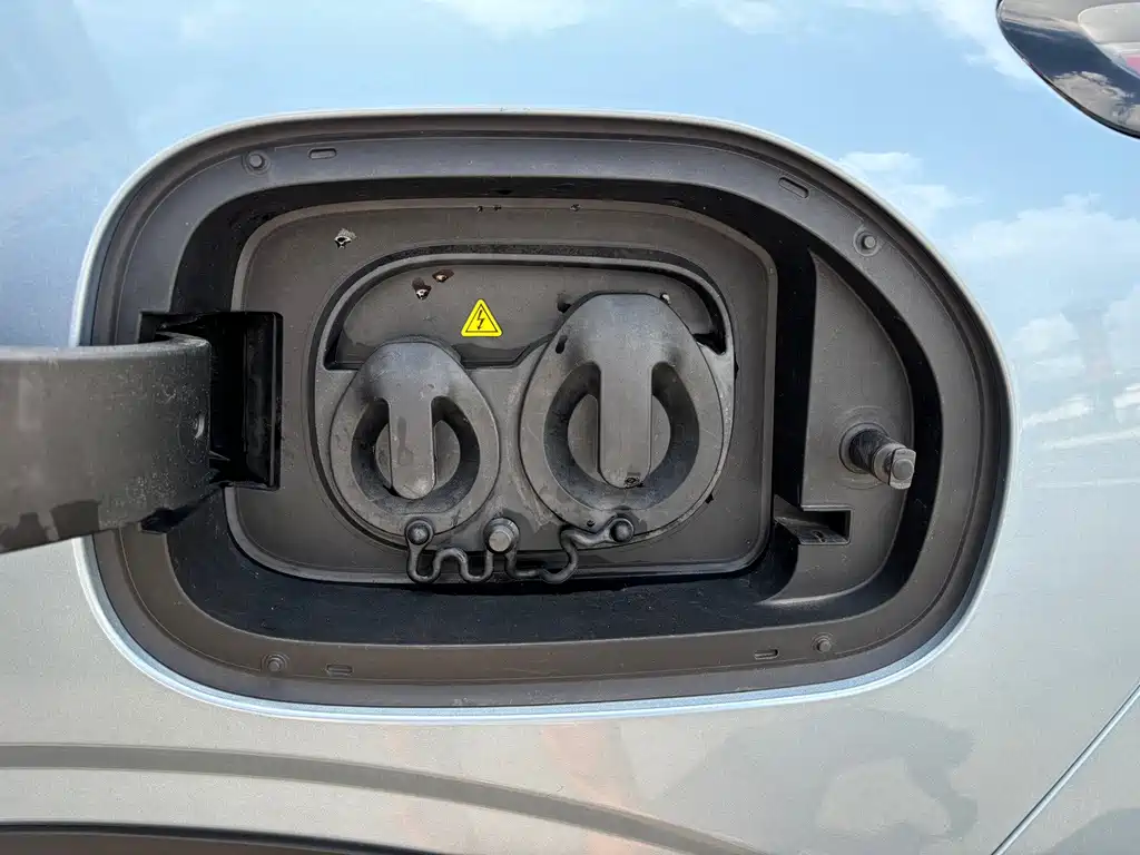 Geely Galaxy Starwish 2025 — фото 15
