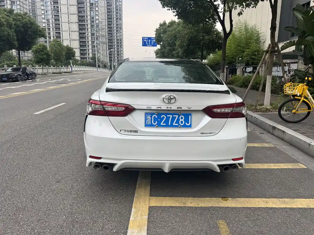 Toyota Camry 2020 — фото 15