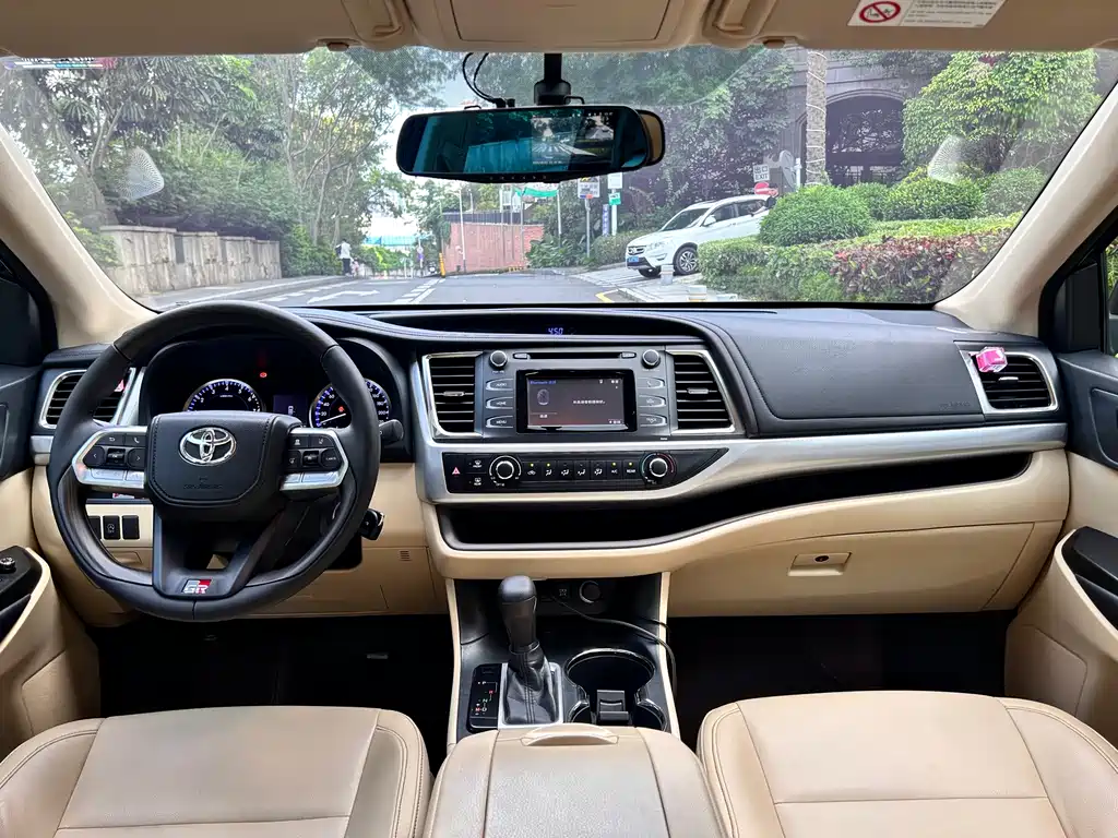 Toyota Highlander 2018 — фото 8