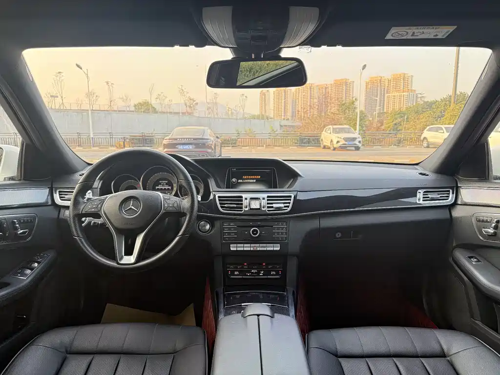 Mercedes-Benz E-Class 2016 — фото 14