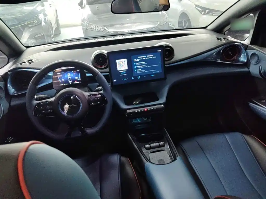 BYD Dolphin 2022 — фото 10