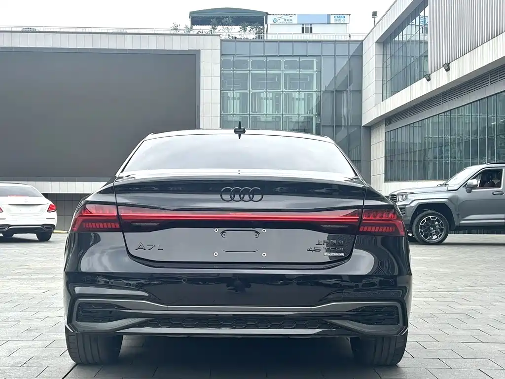 Audi A7L 2024 — фото 9