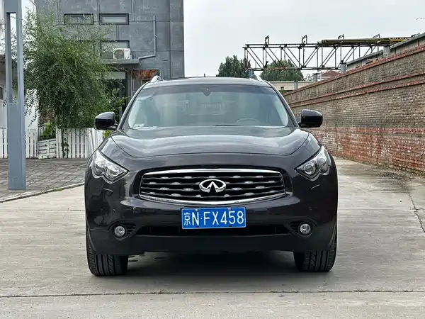 Infiniti FX 2011