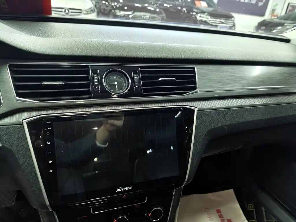 Volkswagen Passat 2019 — фото 16