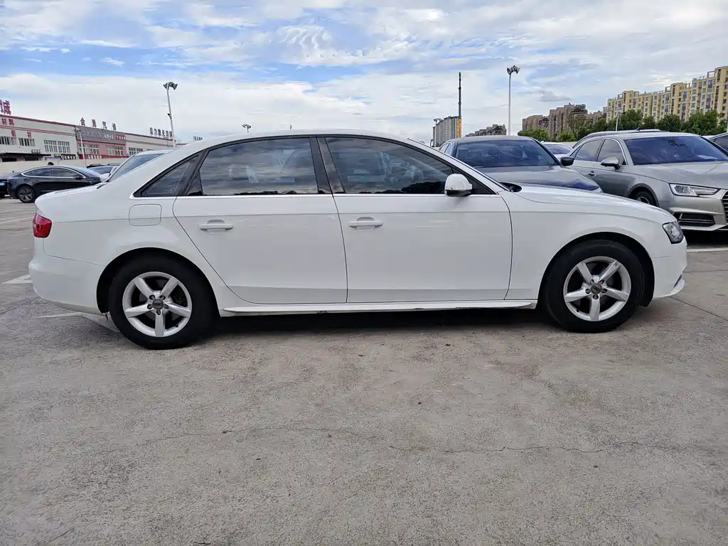 Audi A4L 2014