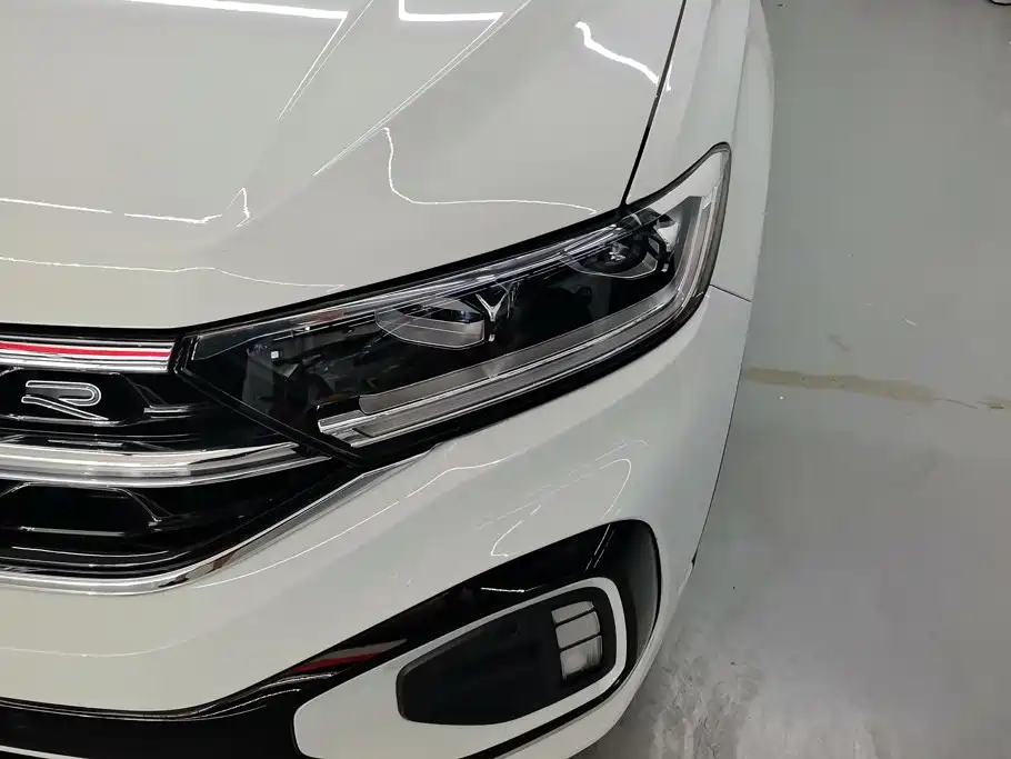 Volkswagen T-Roc 2023