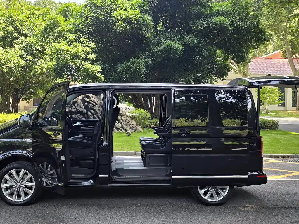 Volkswagen Multivan 2019 — фото 34