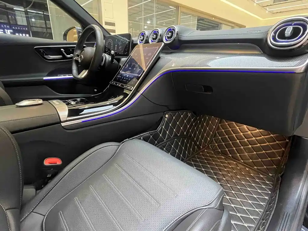 Mercedes-Benz C-Class 2023 — фото 23