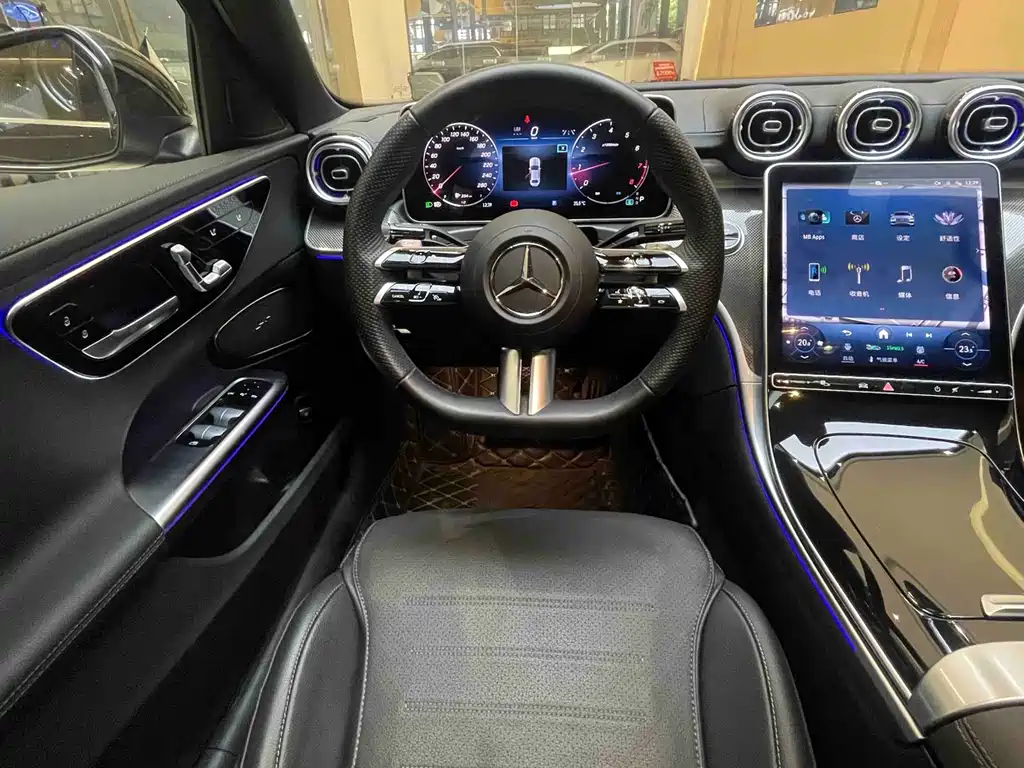 Mercedes-Benz C-Class 2023 — фото 19