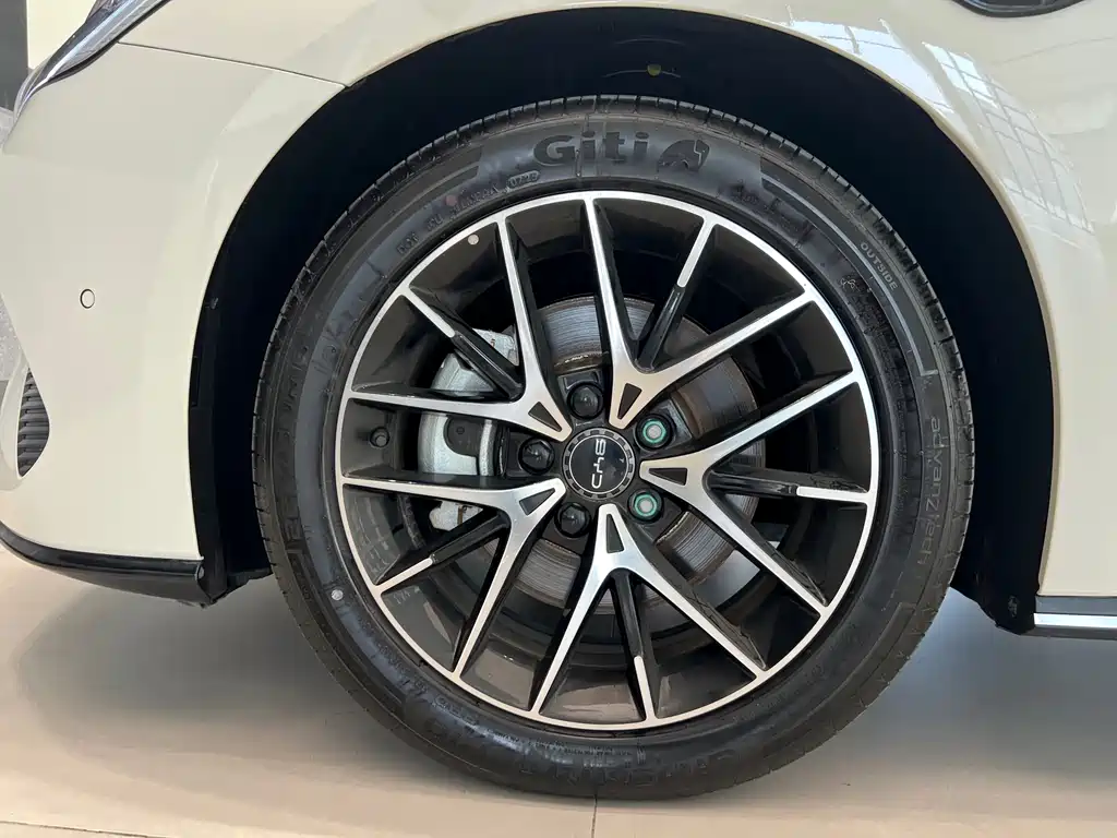 BYD Seal 07 DM-i 2025 — фото 15