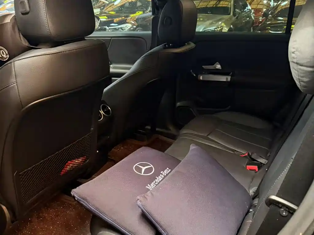 Mercedes-Benz GLB 2024