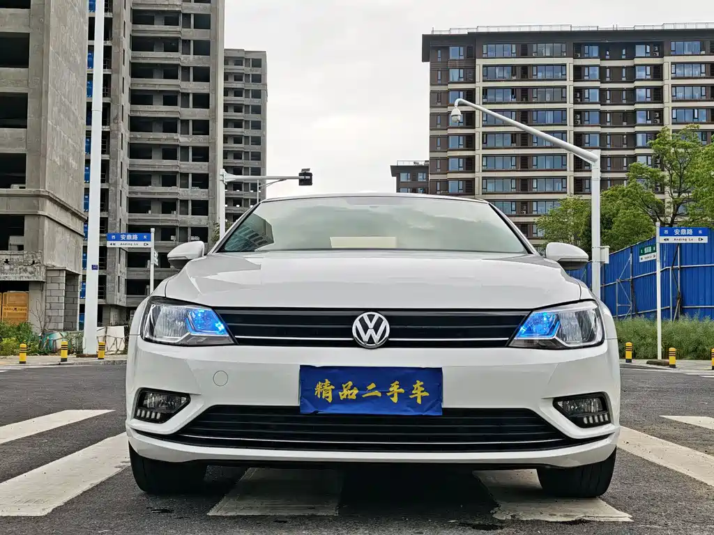 Volkswagen Lamando 2015 — фото 2