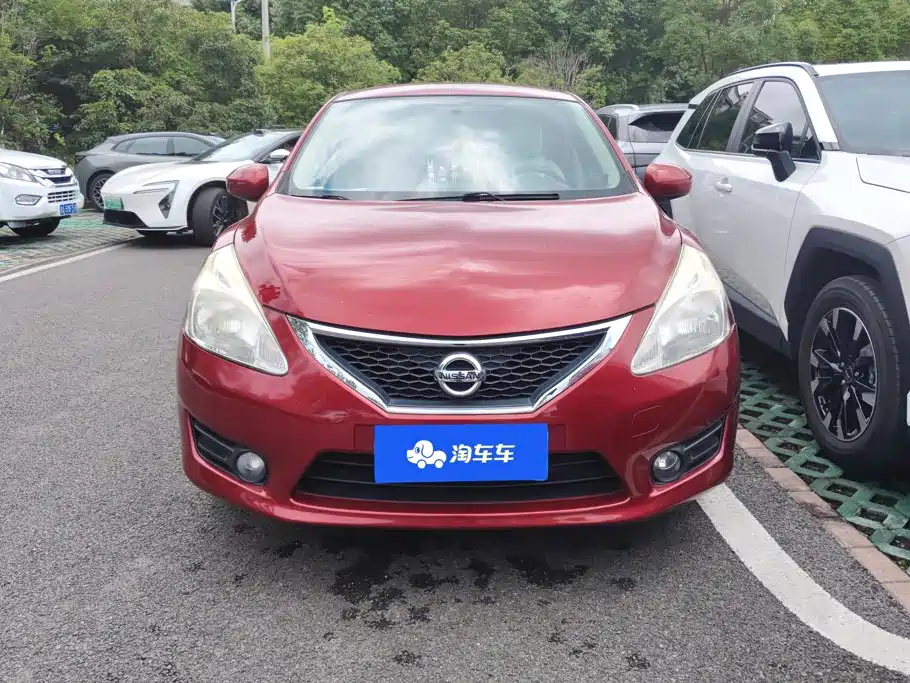 Nissan Tiida 2013