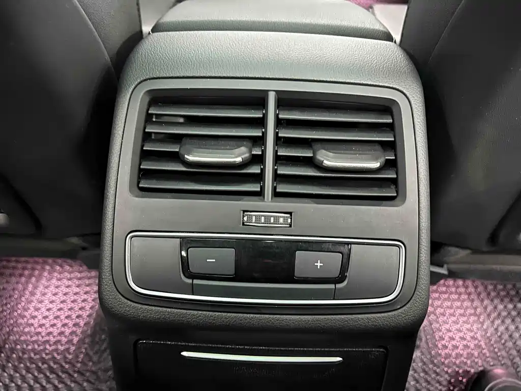 Audi A4L 2021 — фото 15