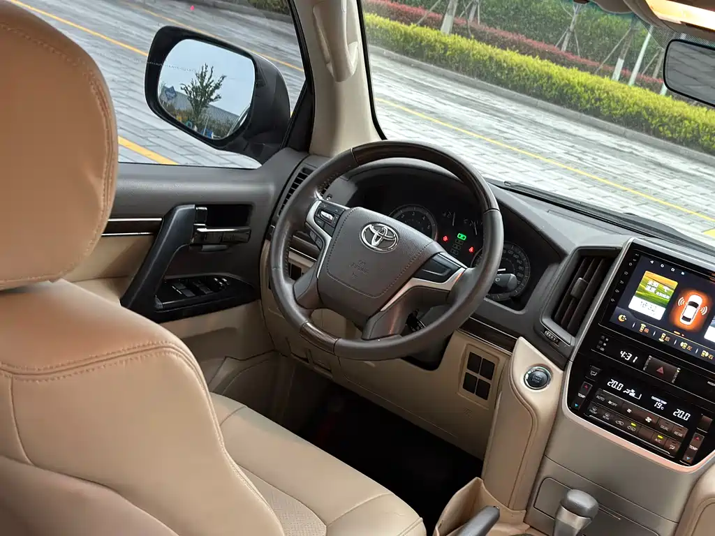 Toyota Land Cruiser 2019 — фото 13