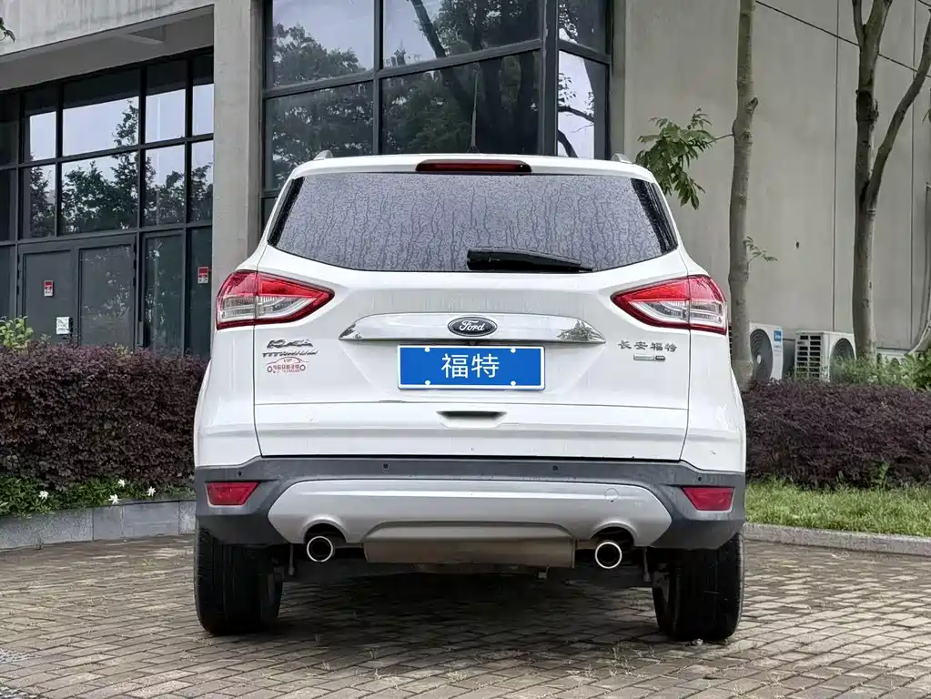 Ford Kuga 2015 — фото 17