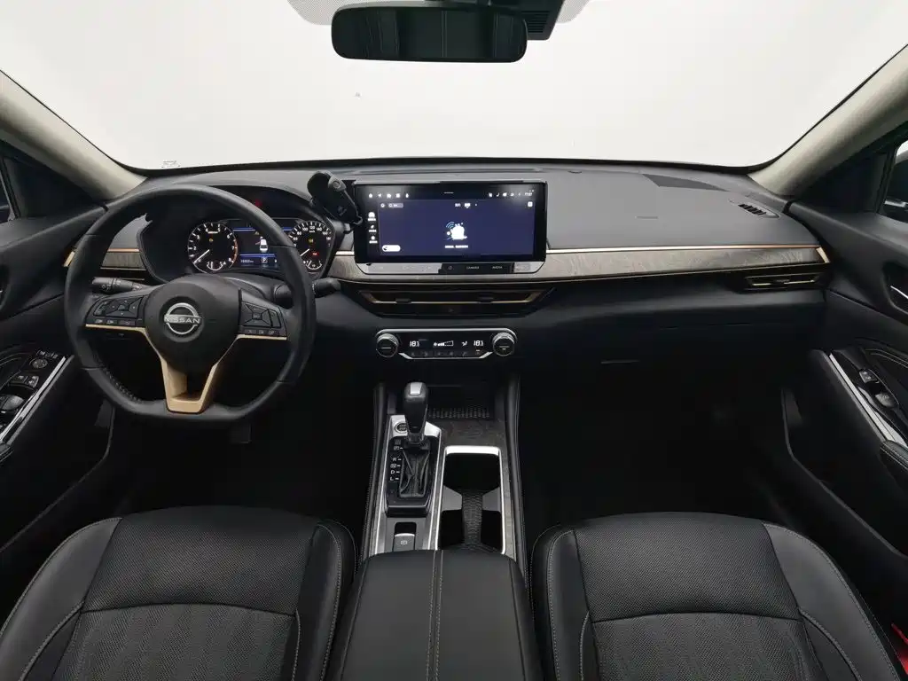 Nissan Teana 2024