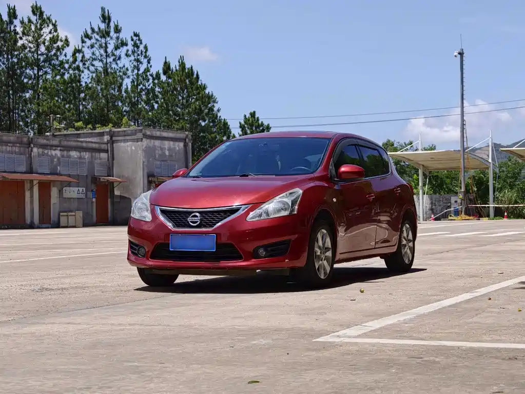 Nissan Tiida 2014