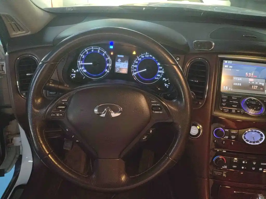Infiniti QX50 2015 — фото 11