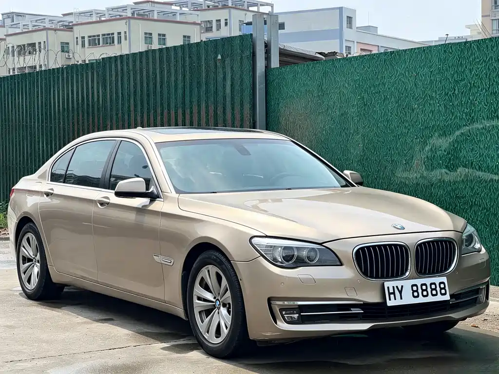 BMW 7 Series 2012 — фото 3